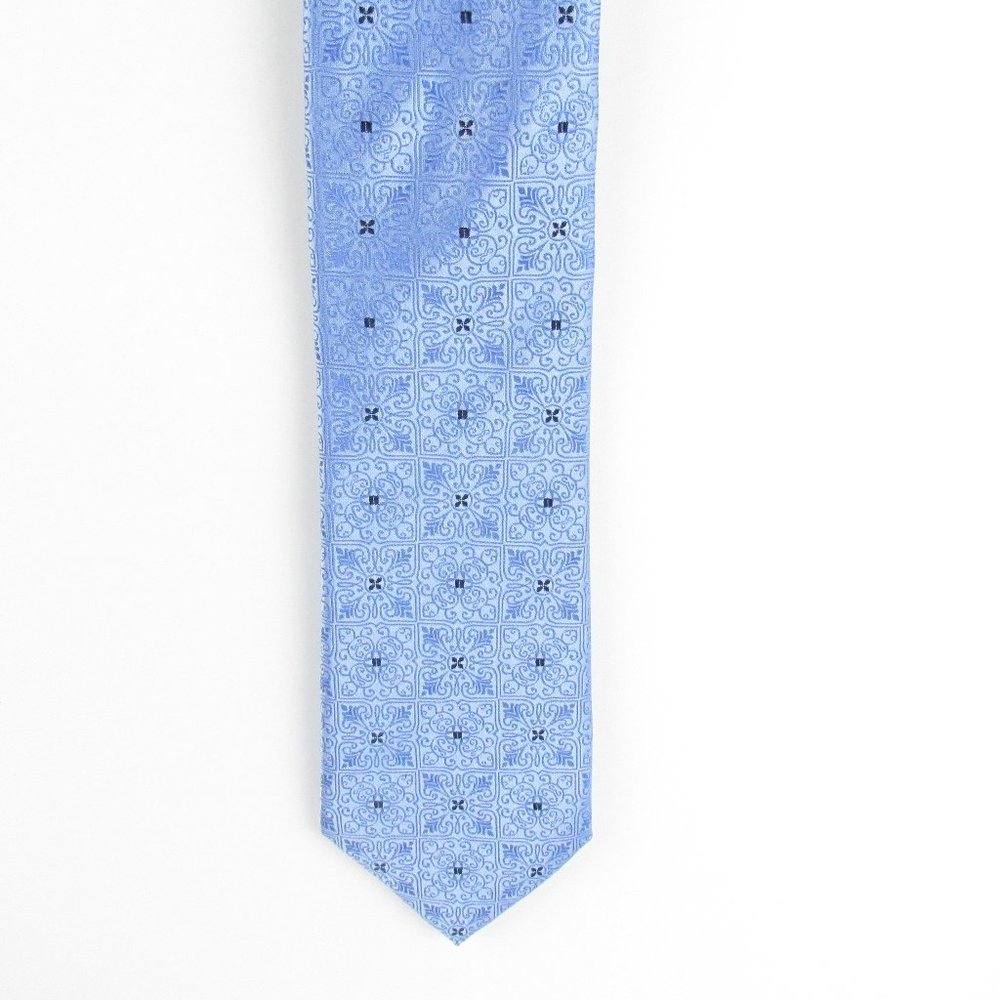 Astor & Black Handmade Silk Blue Floral Tie 60" L